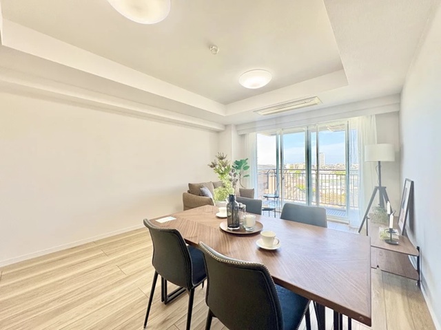 町田市成瀬6丁目の中古マンション11階部分のダイニングの写真