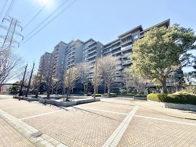 町田市成瀬6丁目の中古マンション11階部分の外観2枚目の写真