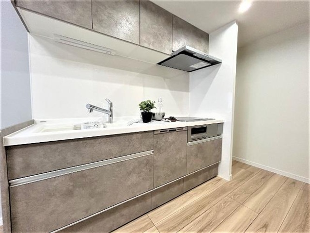 町田市成瀬6丁目の中古マンション11階部分のキッチンの写真