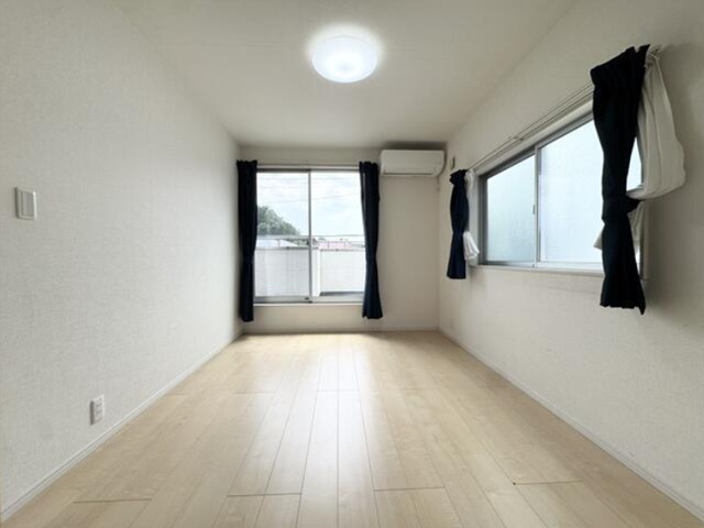 町田市西成瀬3丁目の中古戸建ての洋室2の写真