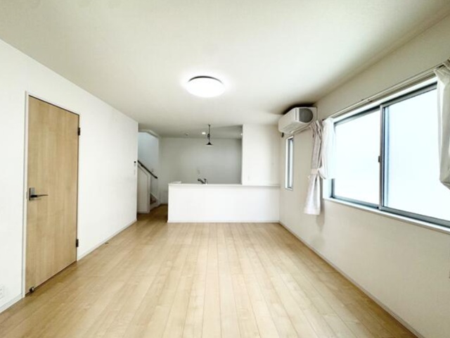 町田市西成瀬3丁目の中古戸建てのダイニングの写真