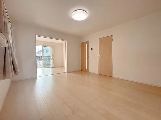 町田市西成瀬3丁目の中古戸建てのリビングの写真