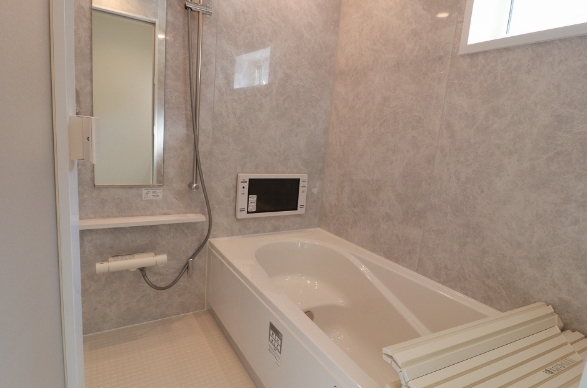 町田市野津田町の新築戸建て4号棟のバスルームの写真