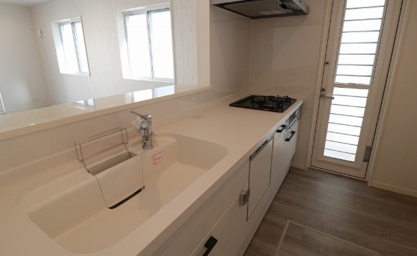 町田市野津田町の新築戸建て4号棟のキッチンの写真