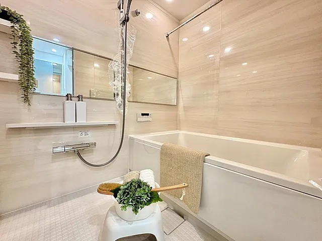 町田市小山ヶ丘1丁目の中古マンション9階部分のバスルームの写真