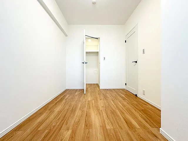 町田市小山ヶ丘1丁目の中古マンション9階部分の洋室3の写真