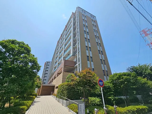 町田市小山ヶ丘1丁目の中古マンション9階部分の外観3枚目の写真