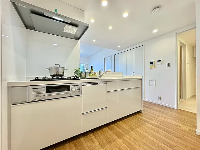 町田市小山ヶ丘1丁目の中古マンション9階部分のキッチンの写真