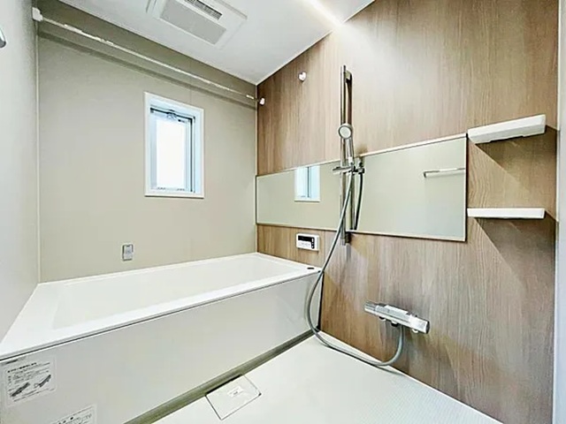 町田市小山ヶ丘4丁目の中古マンション3階部分のバスルームの写真