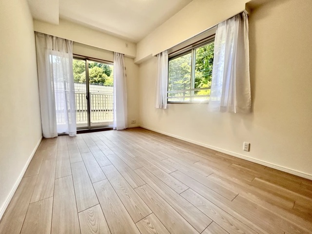 町田市小山ヶ丘4丁目の中古マンション3階部分の洋室1の写真