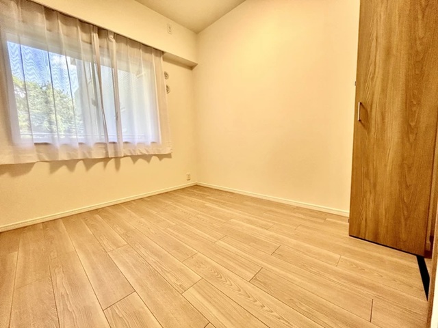 町田市小山ヶ丘4丁目の中古マンション3階部分の洋室3の写真