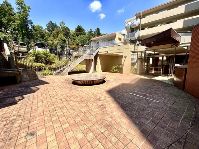 町田市小山ヶ丘4丁目の中古マンション3階部分の共用部分の写真