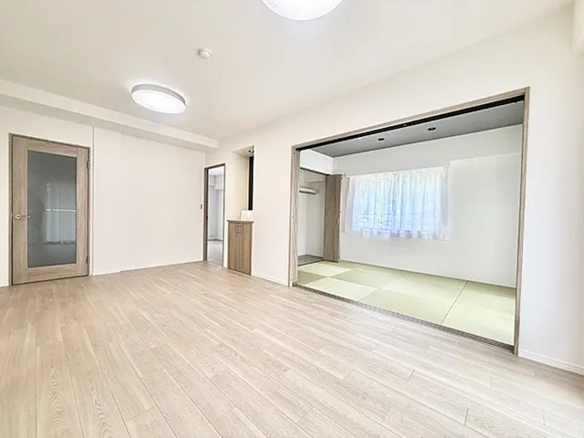 町田市小山ヶ丘4丁目の中古マンション3階部分のダイニングの写真