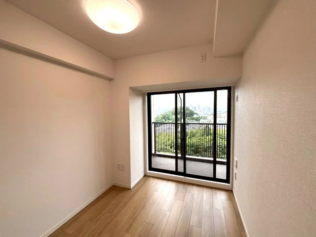 町田市小山ヶ丘5丁目の中古マンション7階部分の洋室3の写真