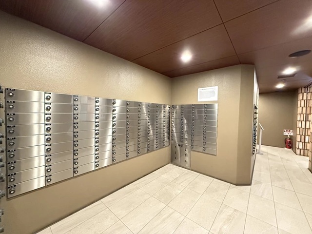 町田市小山ヶ丘6丁目の中古マンション1階部分の集合ポストの写真