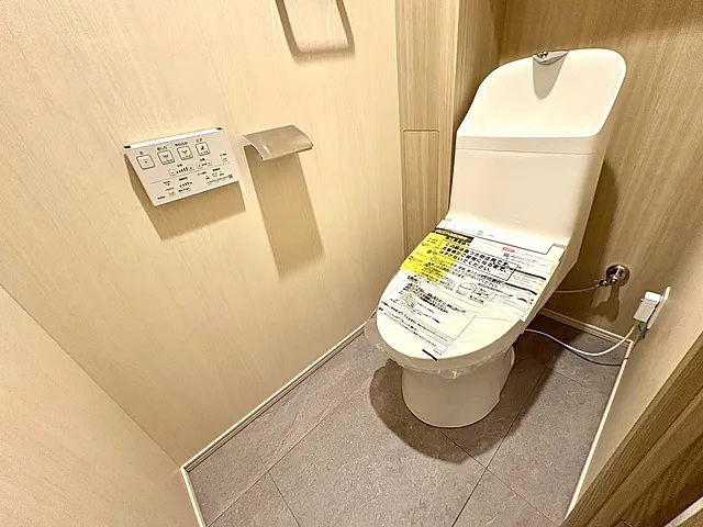 町田市小山ヶ丘6丁目の中古マンション1階部分のトイレの写真