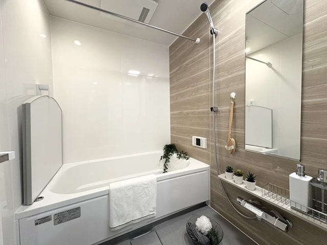 町田市小山町の中古マンション4階部分のバスルームの写真