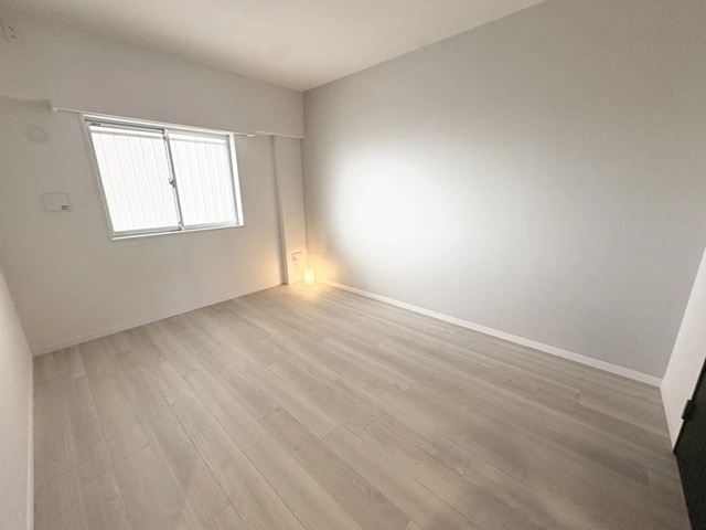 町田市小山町の中古マンション4階部分の洋室1の写真