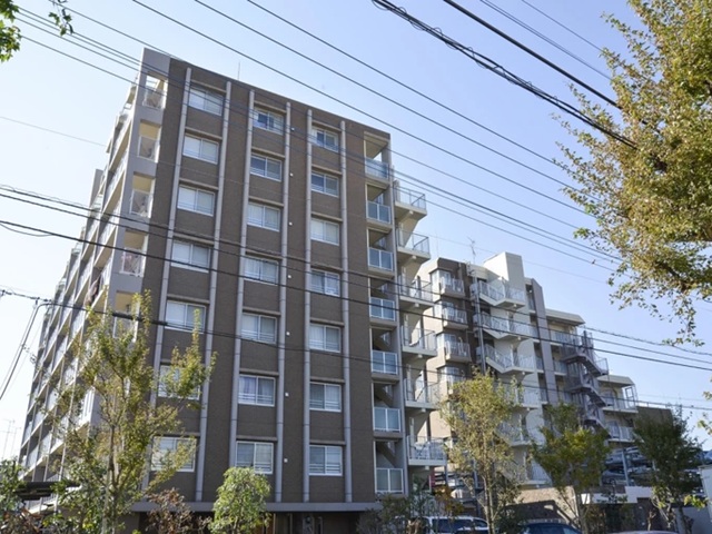 町田市小山町の中古マンション4階部分の外観1枚目の写真