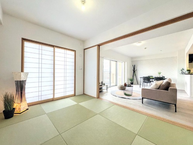 町田市小山町の中古マンション4階部分の和室の写真