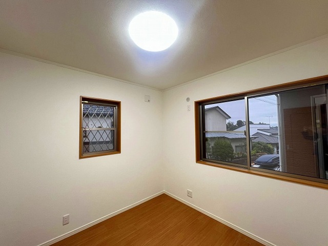 町田市小山町の中古戸建ての洋室2の写真