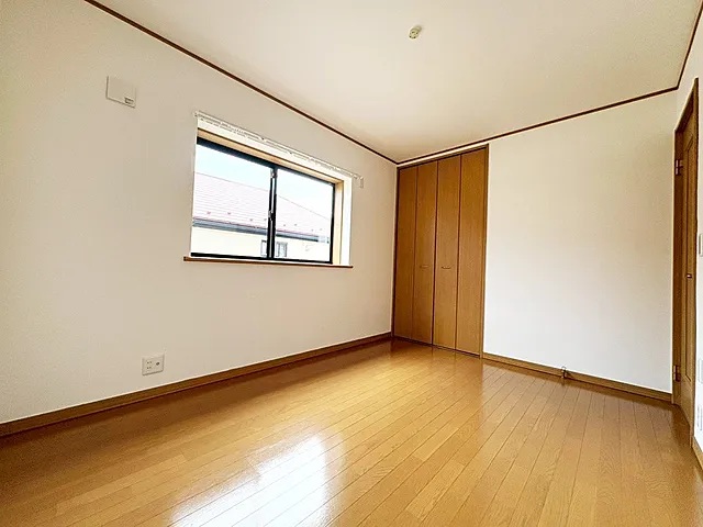 町田市小山町の中古戸建ての洋室2の写真