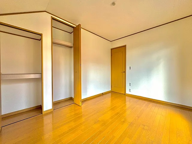 町田市小山町の中古戸建ての収納の写真