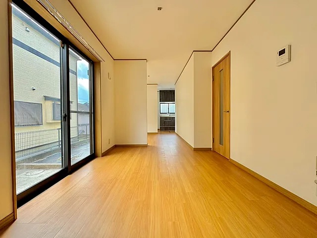 町田市小山町の中古戸建てのリビングの写真