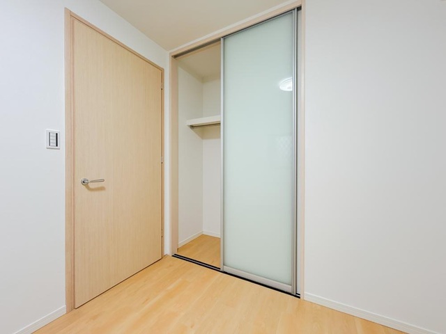 町田市忠生2丁目の中古マンション1階部分の収納の写真