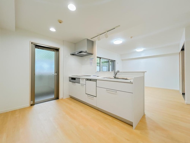 町田市忠生2丁目の中古マンション1階部分のキッチンの写真