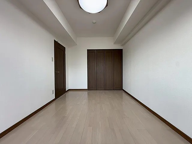 町田市忠生2丁目の中古マンション5階部分の洋室2の写真