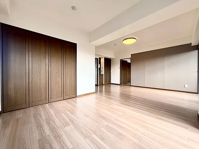 町田市忠生2丁目の中古マンション5階部分のリビングの写真