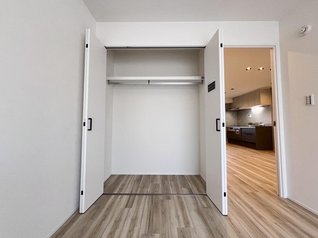 町田市玉川学園1丁目の中古マンション3階部分の収納の写真