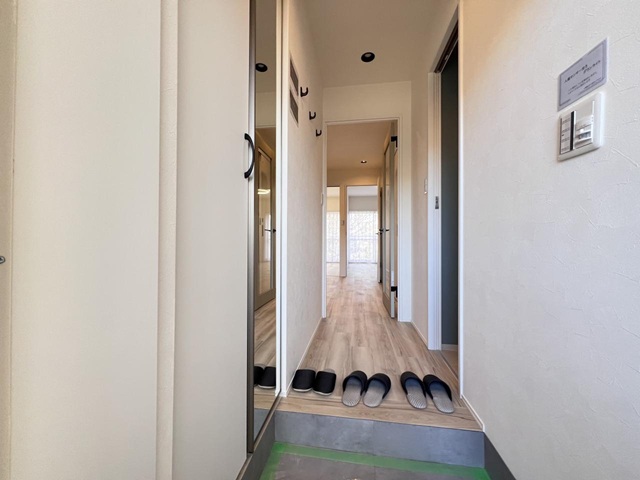 町田市玉川学園1丁目の中古マンション3階部分の玄関の写真