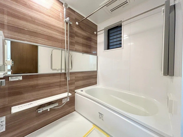 町田市玉川学園5丁目の中古マンション1階部分のバスルームの写真