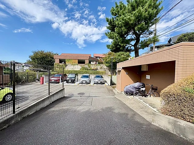 町田市玉川学園5丁目の中古マンション1階部分の共用部分の写真