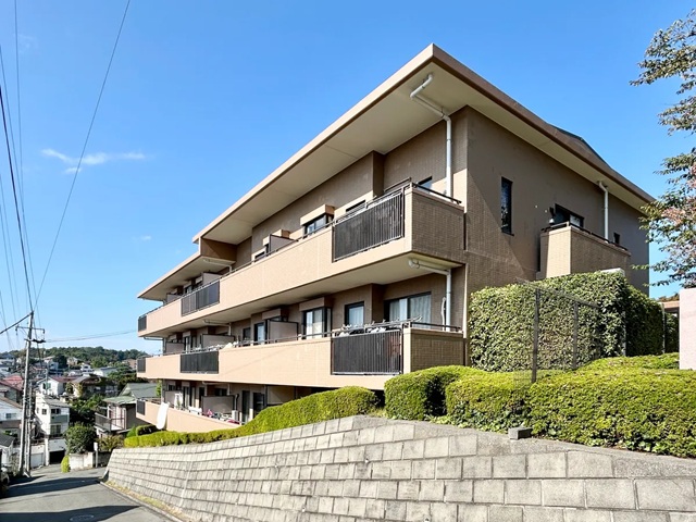 町田市玉川学園5丁目の中古マンション1階部分の外観2枚目の写真