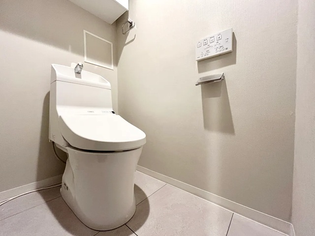 町田市玉川学園5丁目の中古マンション1階部分のトイレの写真