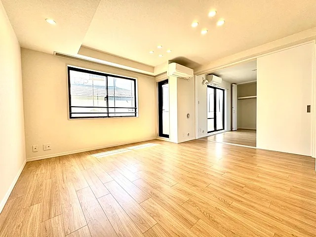 町田市玉川学園5丁目の中古マンション3階部分のリビングの写真