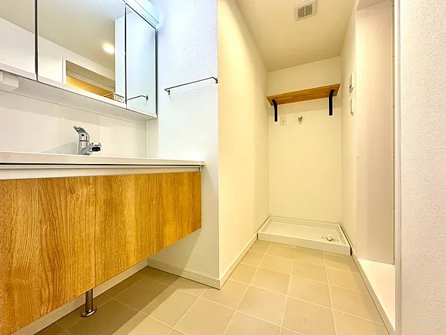 町田市玉川学園5丁目の中古マンション3階部分の洗面化粧台の写真