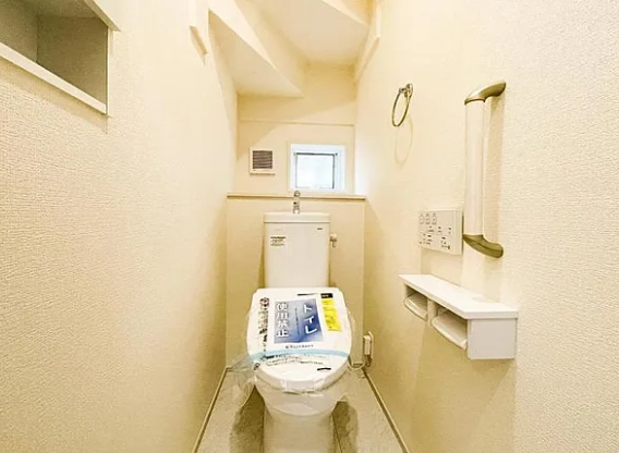 町田市鶴川4丁目の新築戸建て2のトイレ1Fの写真