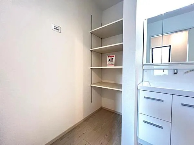 町田市鶴川6丁目の新築戸建ての洗面化粧台の写真