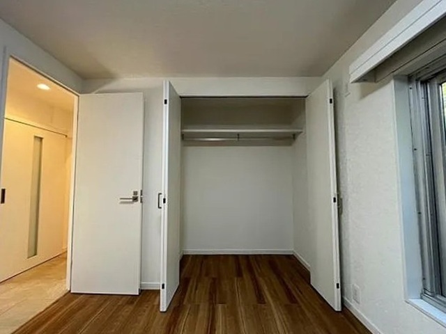 町田市鶴川6丁目の中古マンション1階部分の収納の写真