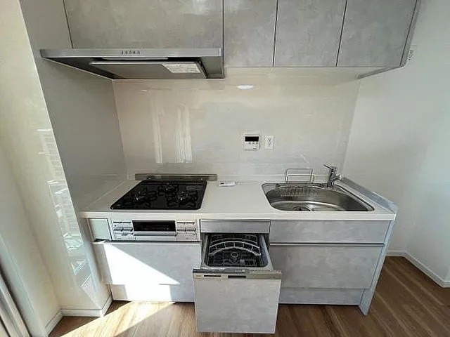 町田市鶴川6丁目の中古マンション1階部分のキッチンの写真