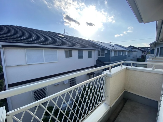 町田市薬師台2丁目の中古戸建てのバルコニーの写真