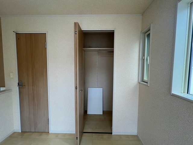 町田市山崎町の中古戸建ての収納の写真