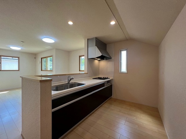 町田市山崎町の中古戸建てのキッチンの写真