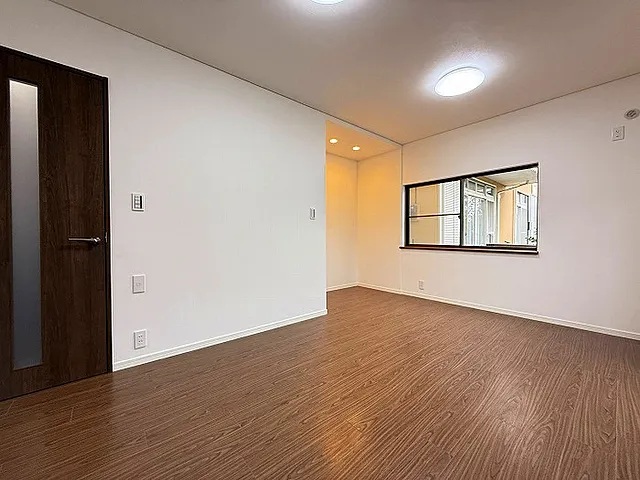 相模原市中央区光が丘3丁目の中古戸建てのリビングの写真