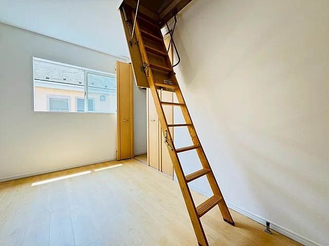 相模原市中央区上溝1丁目の中古戸建ての洋室2の写真