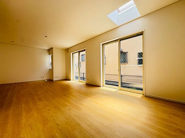 相模原市中央区上溝1丁目の中古戸建てのリビングの写真